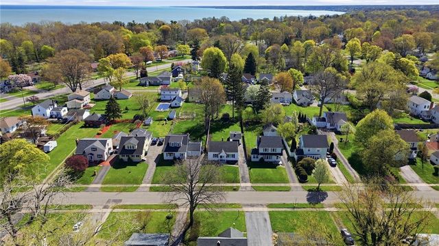 168 Frontenac, Irondequoit, NY 14617