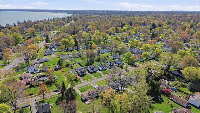 168 Frontenac, Irondequoit, NY 14617