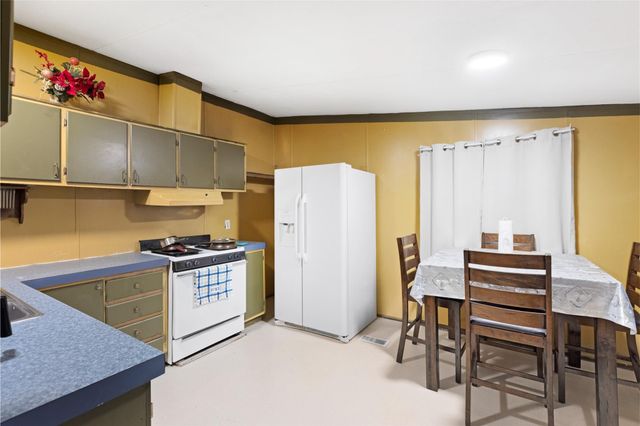 1309 S Franklin Avenue, Cleveland, TX 77327