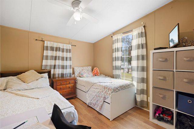 1309 S Franklin Avenue, Cleveland, TX 77327