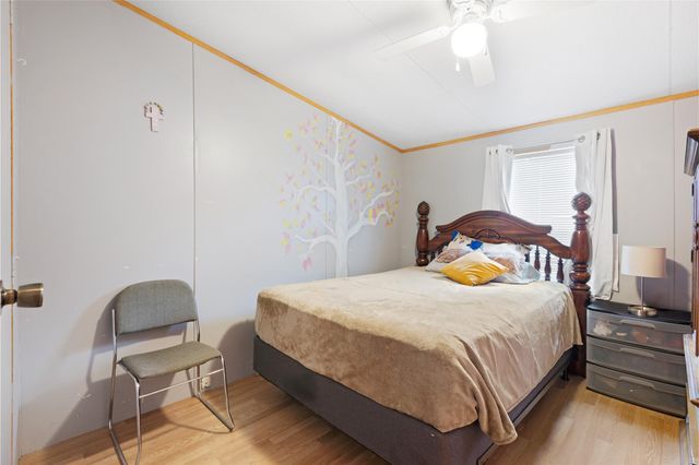 1309 S Franklin Avenue, Cleveland, TX 77327