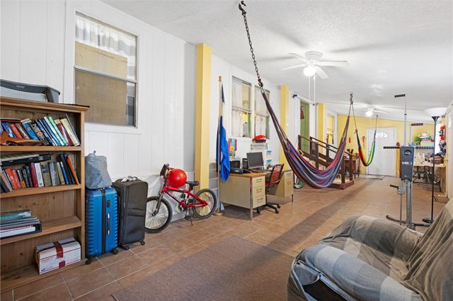 1309 S Franklin Avenue, Cleveland, TX 77327