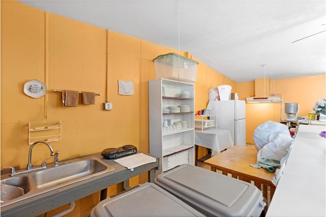 1309 S Franklin Avenue, Cleveland, TX 77327