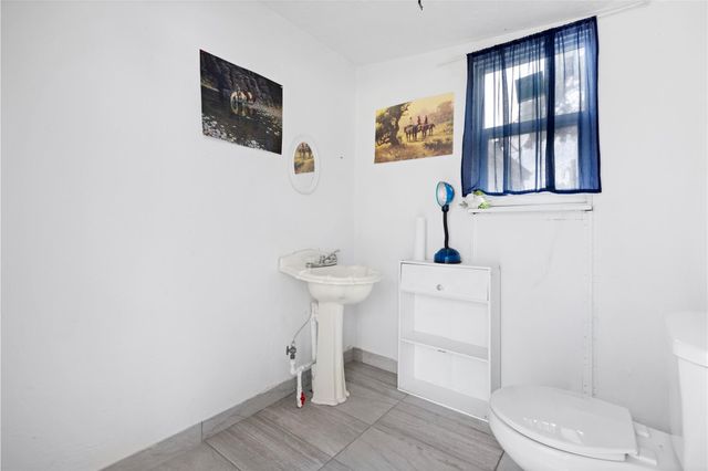 1309 S Franklin Avenue, Cleveland, TX 77327