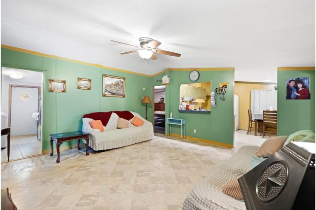 1309 S Franklin Avenue, Cleveland, TX 77327