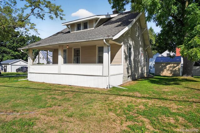 203 Center Road, Grand Blanc, MI 48439