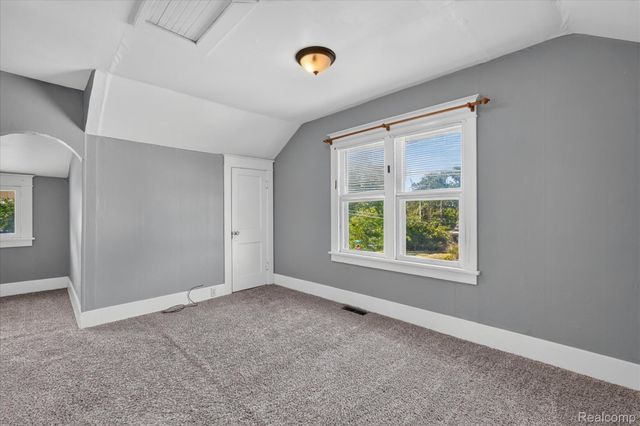 203 Center Road, Grand Blanc, MI 48439