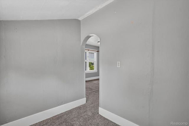 203 Center Road, Grand Blanc, MI 48439