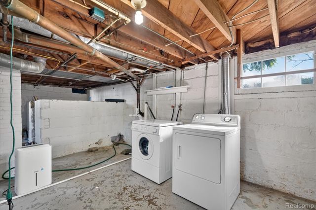 203 Center Road, Grand Blanc, MI 48439
