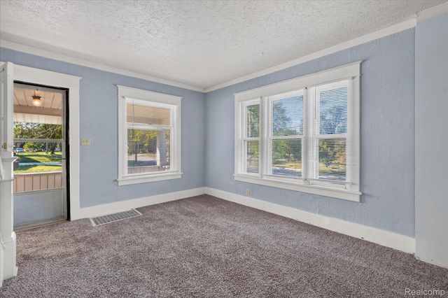 203 Center Road, Grand Blanc, MI 48439