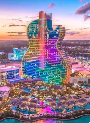561 NE 172nd St, North Miami Beach, FL 33162