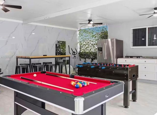561 NE 172nd St, North Miami Beach, FL 33162