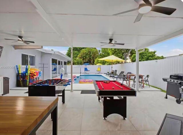 561 NE 172nd St, North Miami Beach, FL 33162