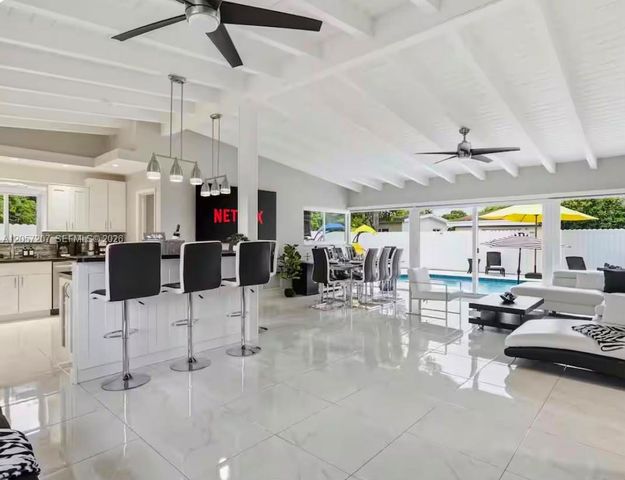 561 NE 172nd St, North Miami Beach, FL 33162
