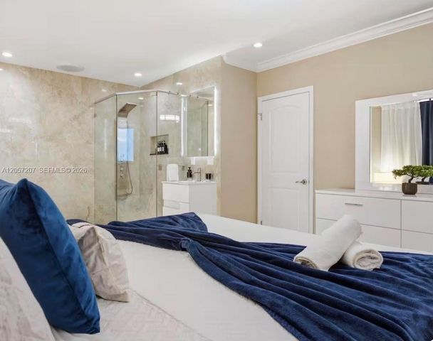 561 NE 172nd St, North Miami Beach, FL 33162