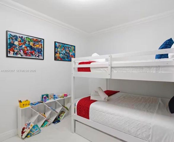 561 NE 172nd St, North Miami Beach, FL 33162
