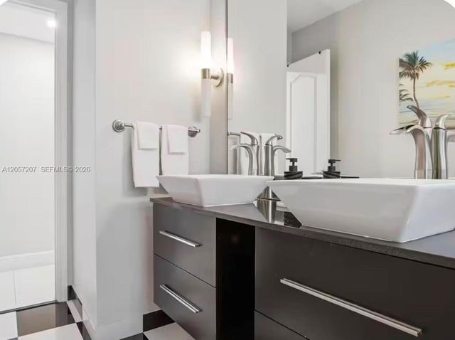 561 NE 172nd St, North Miami Beach, FL 33162