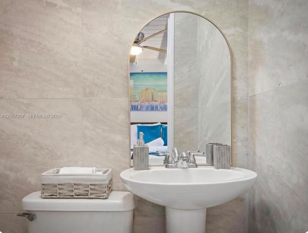 561 NE 172nd St, North Miami Beach, FL 33162