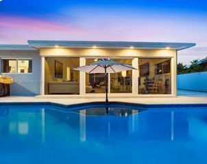 561 NE 172nd St, North Miami Beach, FL 33162