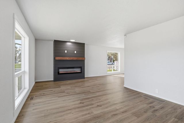 5303 N Howard St, Spokane, WA 99205