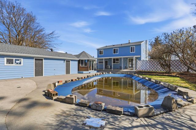 5303 N Howard St, Spokane, WA 99205