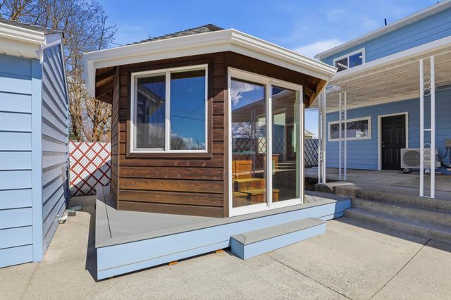 5303 N Howard St, Spokane, WA 99205