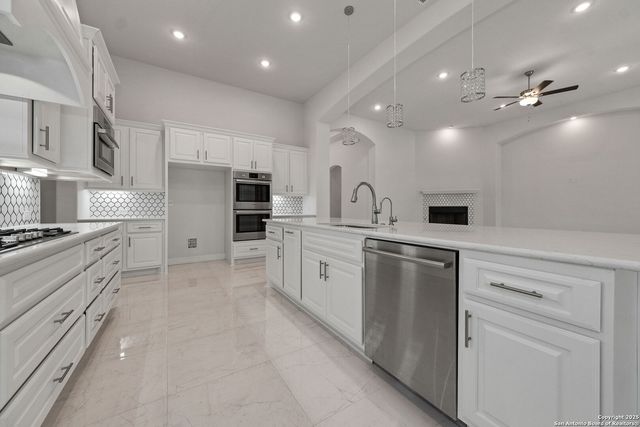 4051 Wood Creek, San Antonio, TX 78257