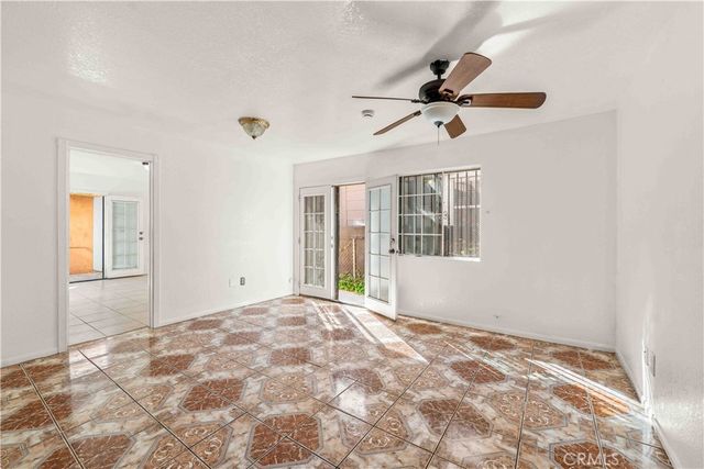 10868 Weigand, Los Angeles, CA 90059