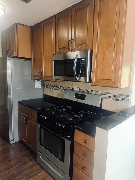 8970 N Parkside Avenue 304, Des Plaines, IL 60016 — photo 5