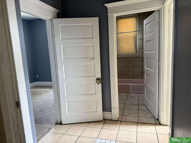 2015 W Street, Omaha, NE 68107