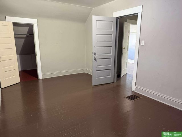 2015 W Street, Omaha, NE 68107