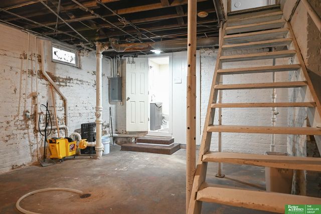 2015 W Street, Omaha, NE 68107