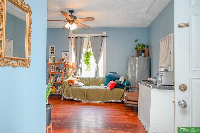 2015 W Street, Omaha, NE 68107