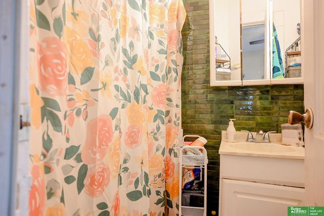 2015 W Street, Omaha, NE 68107