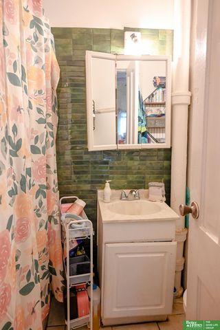 2015 W Street, Omaha, NE 68107