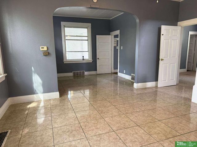 2015 W Street, Omaha, NE 68107