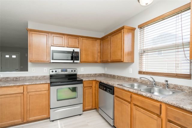 4215 NW 8th Court, Ankeny, IA 50023