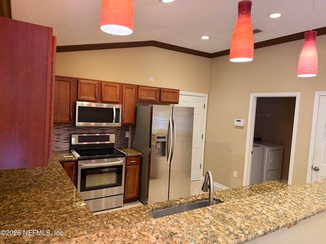 5925 ROUND TABLE Road, Jacksonville, FL 32254