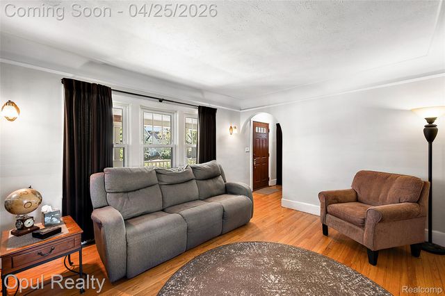 34512 Ash Street, Wayne, MI 48184