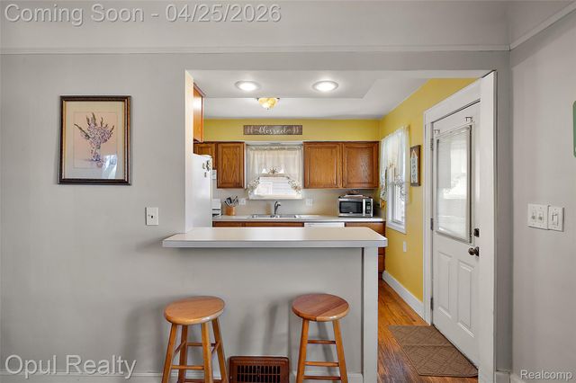 34512 Ash Street, Wayne, MI 48184