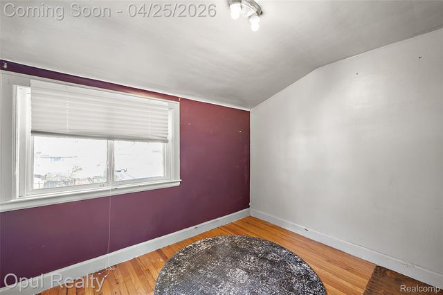 34512 Ash Street, Wayne, MI 48184