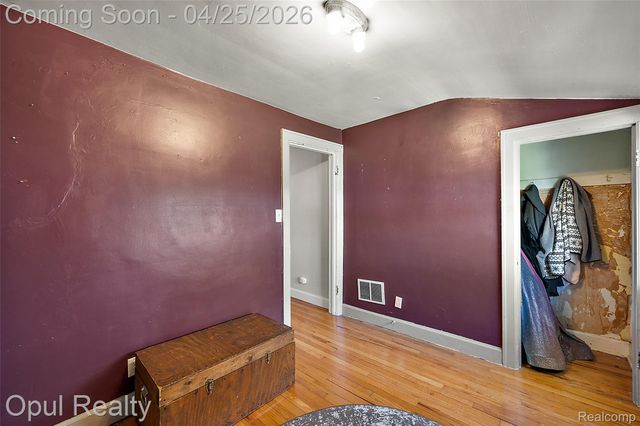 34512 Ash Street, Wayne, MI 48184