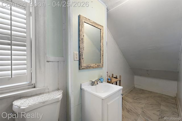 34512 Ash Street, Wayne, MI 48184