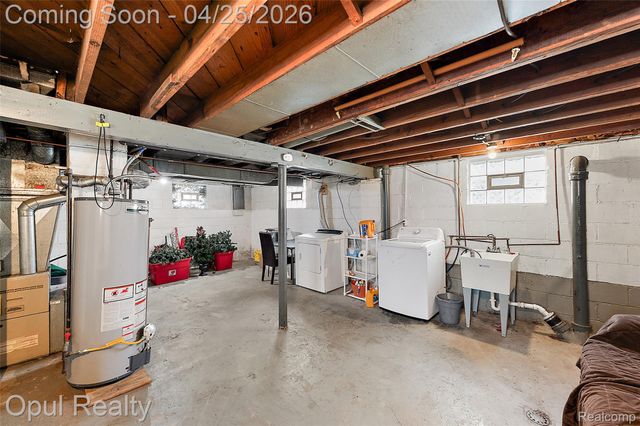 34512 Ash Street, Wayne, MI 48184