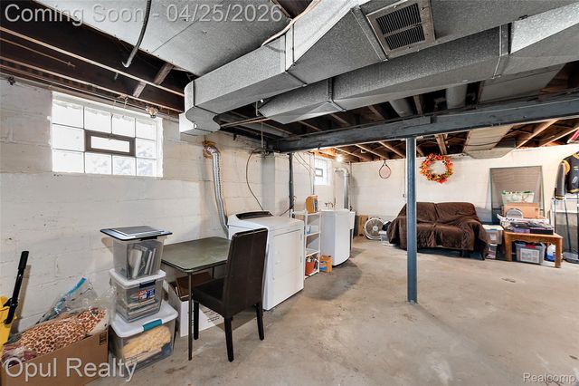 34512 Ash Street, Wayne, MI 48184