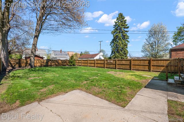 34512 Ash Street, Wayne, MI 48184