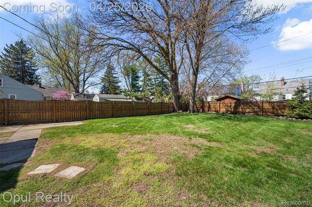 34512 Ash Street, Wayne, MI 48184