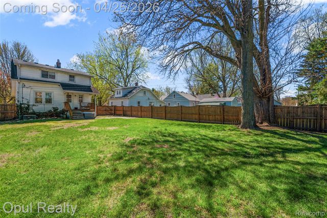 34512 Ash Street, Wayne, MI 48184