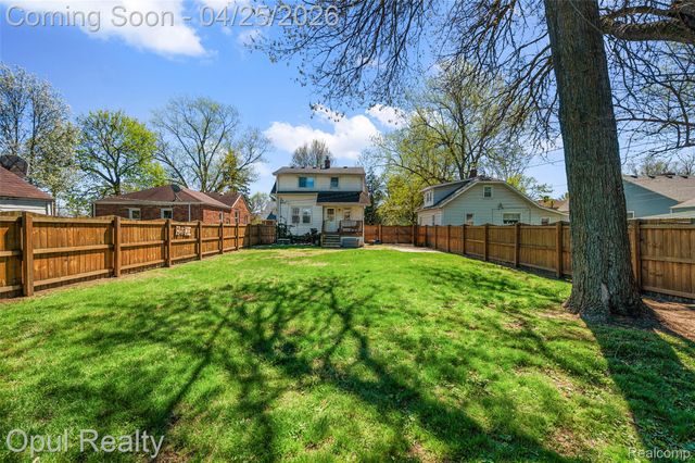 34512 Ash Street, Wayne, MI 48184