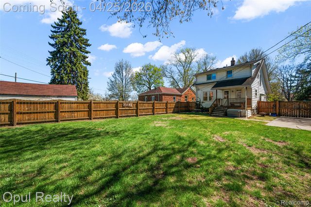 34512 Ash Street, Wayne, MI 48184